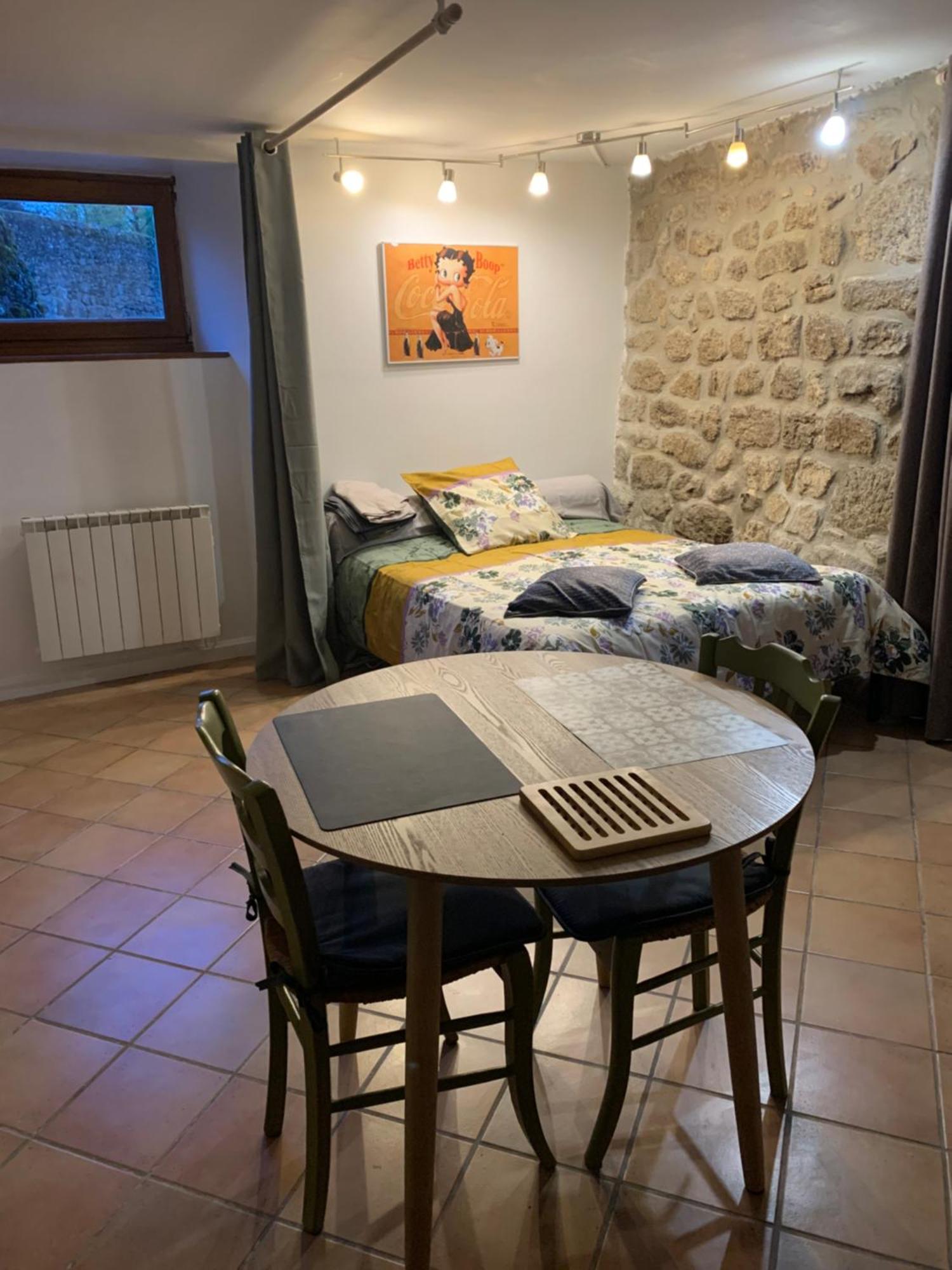 Ardechois Ferienhaus Quintenas